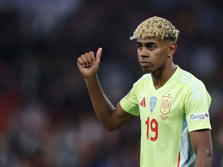Populaire vrouw (29) die wordt gelinkt aan topvoetballer Lamine Yamal (17) bijt van zich af: 'Dat zijn criminele daden!' image