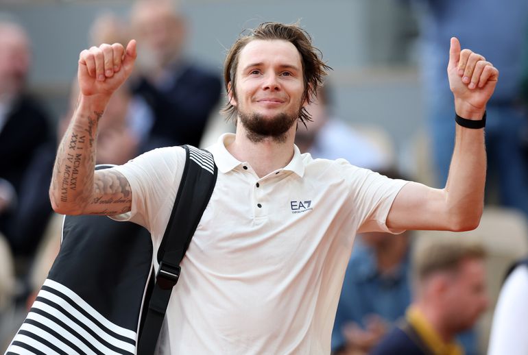 Toptennisser ontvangt duizenden hartjes op geinige opmerking na winst op Jannik Sinner