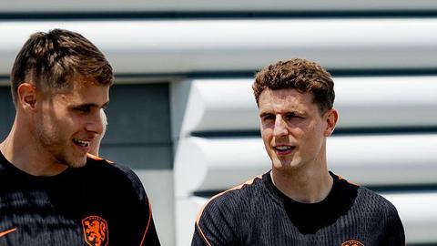 Oranje-spelers ontsnappen aan groot drama in aanloop naar Nederland - Zweden: 'Bijna op de motorkap'