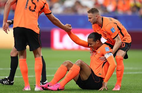 Oranje-captain Virgil van Dijk spreekt zich uit over blessure: 'Ik voelde mijn been niet meer'