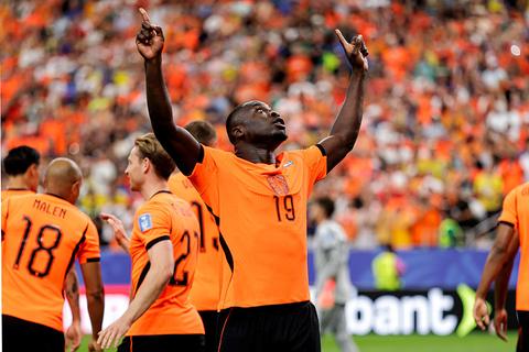 Brian Brobbey zorgt voor historische mijlpaal met goal voor Oranje tegen Zweden bij WK voetbal