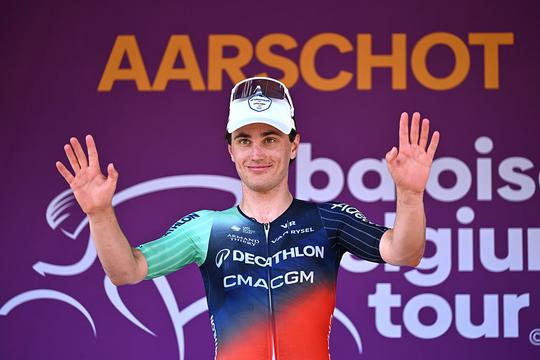 Nederlandse topsprinter doet goede zaken voor Tourambitie: herstelde Olav Kooij zet zegereeks voort