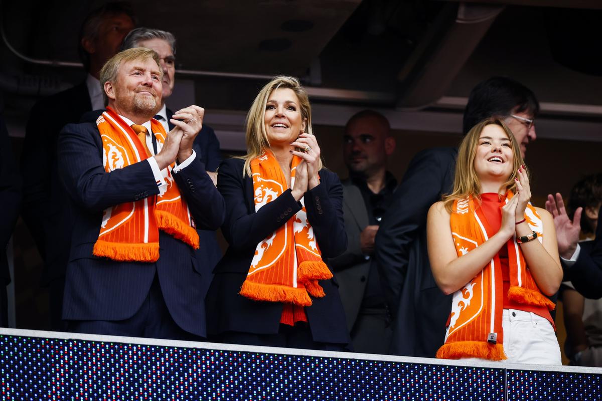Brobbey scoort, de koning lobbyt — photo: Sportnieuws Voetbal