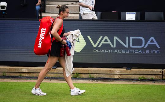 Toptennisster Aryna Sabalenka krijgt opnieuw enorme inzinking in aanloop naar Wimbledon
