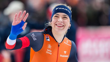 Topschaatsster Joy Beune neemt ploeggenote op de hak: 'Jij bent voorlopig nog niet jarig!'