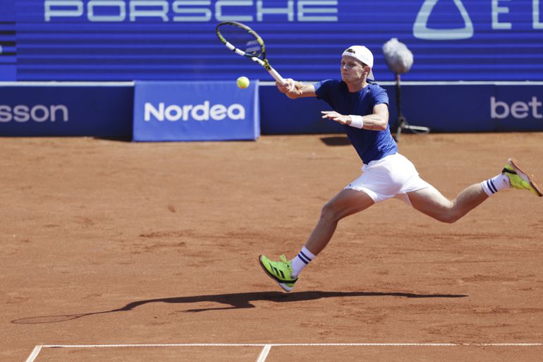 Droomweek van tennisser Jesper de Jong eindigt in domper, maar prijzengeld en mijlpaal verzachten de pijn