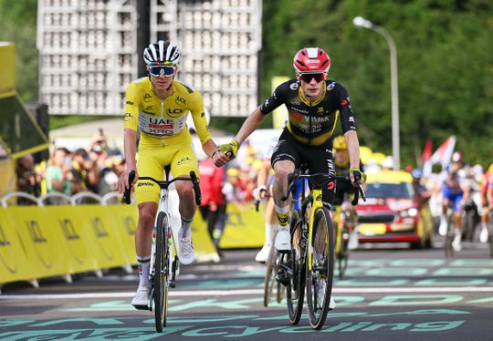 Ruzie in het Tourpeloton: ploeg van Tadej Pogacar richt pijlen met 'zwarte lijst' op Visma | Lease a Bike