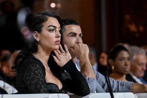 Verloofde Cristiano Ronaldo deelt vlak na WK voetbal vervelend nieuws: 'Bedankt dat jullie me altijd waarschuwen'
