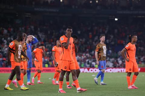 Oranje moet zich met nieuwe bondscoach opmaken voor revanche: 'Zwaar ondergepresteerd'
