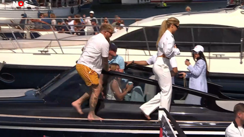Jutta Leerdam en geliefde Jake Paul duiken plots op in Amsterdam bij groot evenement