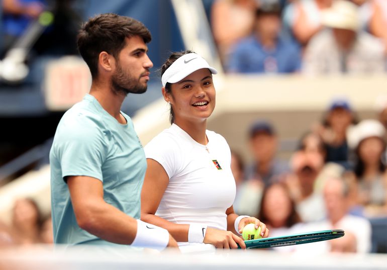 Toptennissers Carlos Alcaraz en Emma Raducanu hebben het heel gezellig op de US Open: 'Ze genieten van elkaar'
