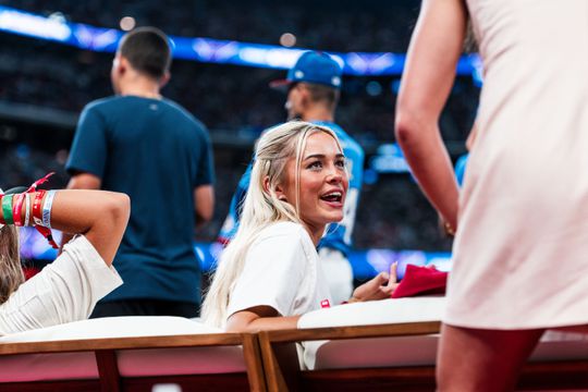 Wereldberoemde sportvrouw betovert fans met pikante foto's: 'Ik kan het uitleggen...'