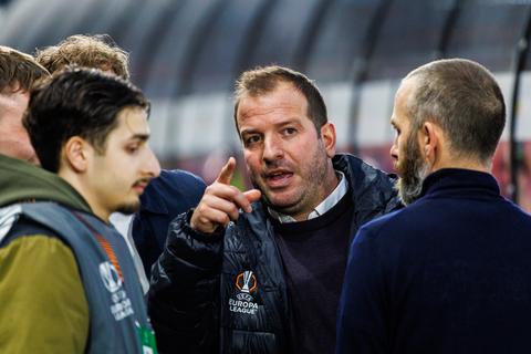Rafael van der Vaart ziet opvallend detail bij Ajax-spits (23): 'Dat is nooit een goed teken'