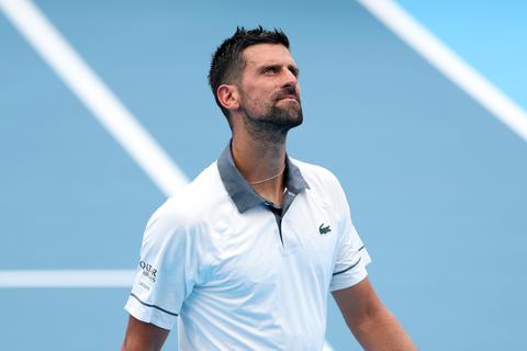 Tennisicoon Novak Djokovic (39) openhartig over grote rel rond vaccinatie: 'Had ik maar naar mijn vrouw geluisterd...'