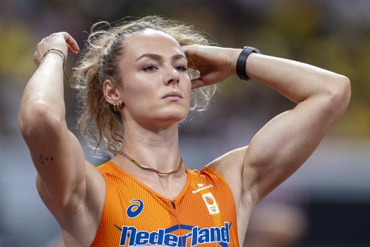 Nederlandse 4x400 vrouwen komen zonder Femke Bol met schrik vrij op WK atletiek
