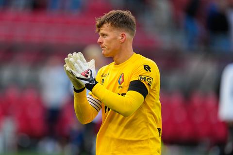Lof voor Ronald Koeman Jr na eerbetoon aan overleden moeder Bartina: 'Dat is enorm ingrijpend'