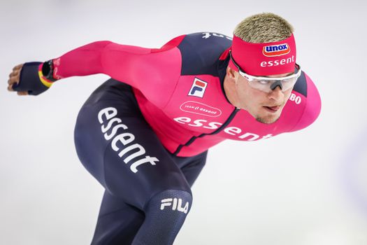 Joep Wennemars toont in Thialf aan ondanks flinke tegenslag over razendsnelle benen te beschikken