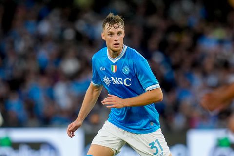 Nederlandse topspeler keert terug uit 'andere wereld' voor duel met PSV: 'Mensen sprongen gewoon voor de bus'