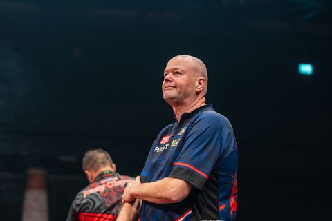 Darticoon Raymond van Barneveld heeft enorme pech bij loting EK darts: icoon moet direct tegen topfavoriet