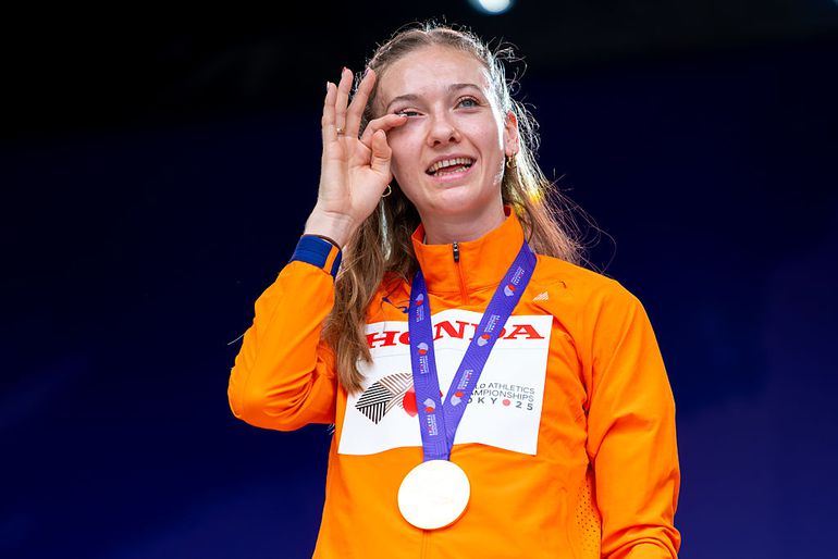 'Ik begrijp dat het geld lonkt': topatlete Femke Bol staat voor lastige keuze na veelbesproken overstap