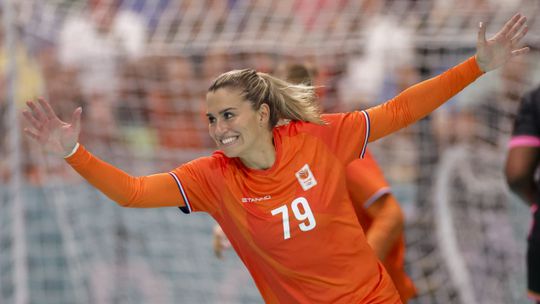Boegbeeld Estavana Polman wil genieten van laatste WK handbal: 'Het begint te kriebelen'