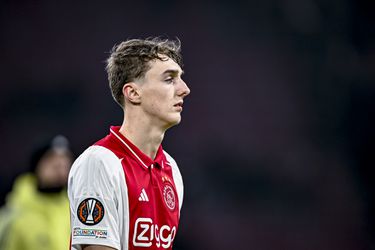 PSV en Ajax maken verdedigend contractnieuws bekend