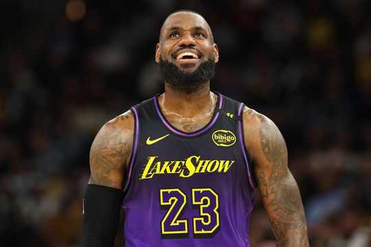 LeBron James (39) maakt indruk in de NBA met historisch record: Kareem Abdul-Jabber afgetroefd door bizarre statistiek