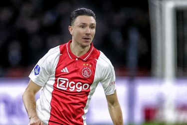 Volgende tegenslag voor Ajax-routinier in aanloop naar weerzien met Maurice Steijn, Josip Sutalo wél op tijd hersteld