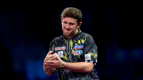 Bizarre teksten van darter na verbreken record op WK: 'Ik ben een halve gare'