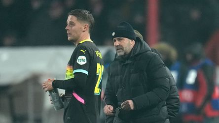 Trotse trainer Peter Bosz zag zijn ploeg 'overleven' in Belgrado: 'Echte mannen op het veld'