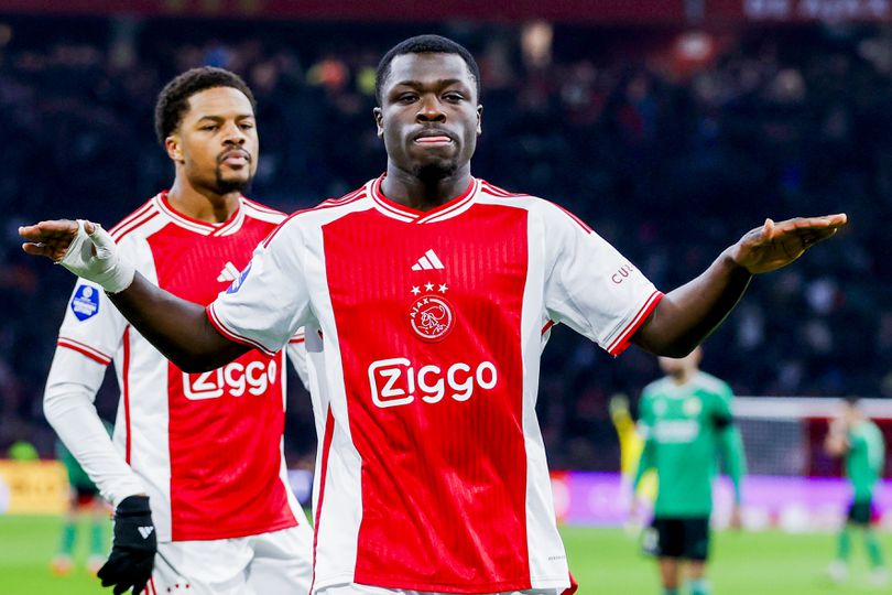 Brian Brobbey buiten voetbal wel trefzeker: Ajax-spits doet miljoenenaankoop in Amsterdam-Zuid