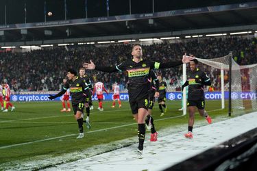 Bekijk hier hoe PSV drie doelpunten maakt uit corners op bezoek bij Rode Ster Belgrado