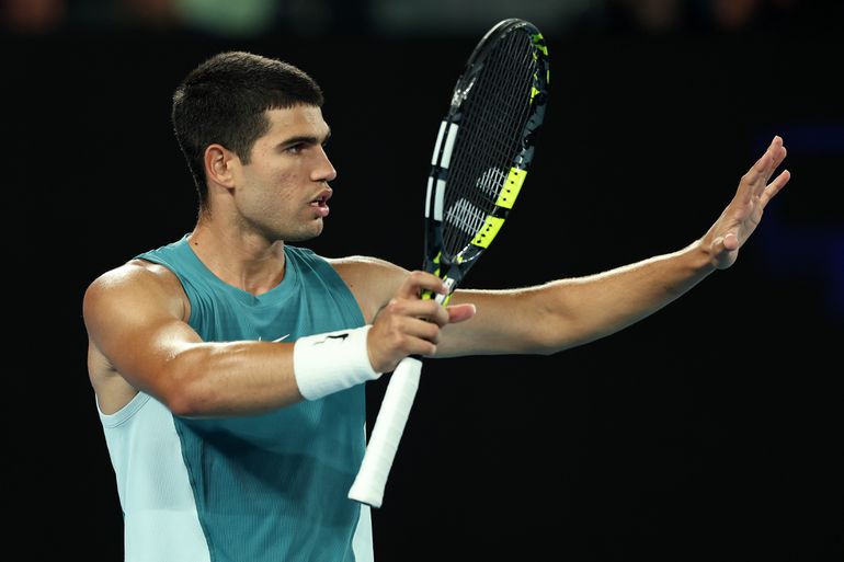 Carlos Alcaraz laat team flink schrikken met grote blunder vlak voor partij met Novak Djokovic