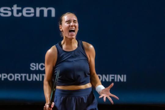Tennisster Anouk Koevermans (22) maakt Grand Slam-debuut op US Open, ook Arantxa Rus (35) door naar hoofdtoernooi