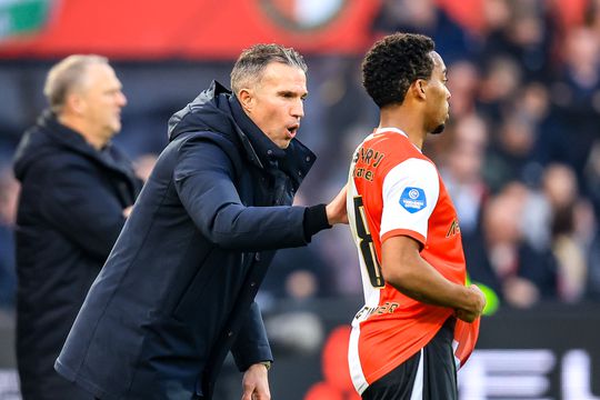 Veelbesproken Quinten Timber doet boekje open over 'knetterende ruzie' met Robin van Persie: 'Dat is niet gebeurd'