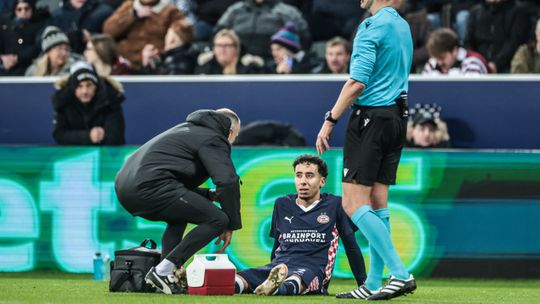 Opmerkelijke keuze Peter Bosz bij PSV pakt verkeerd uit: sterkhouder haakt af in Champions League-kraker