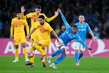 Champions League-duel der gevallen kampioenen eindigt onbeslist: Napoli en Barcelona spelen gelijk