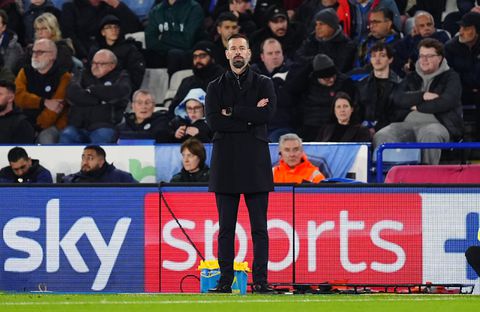 'Vernederende avond' voor Ruud van Nistelrooij: Leicester City kansloos onderuit