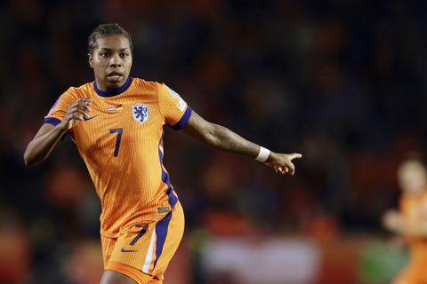 Oranje Leeuwinnen komen met teruggekeerde Vivianne Miedema niet verder dan gelijkspel tegen Duitsland