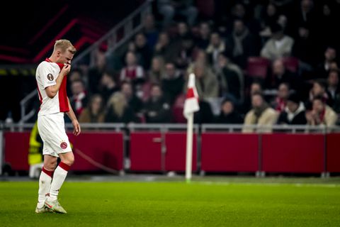 Ongeloof over ‘onbegrijpelijke actie’ van Davy Klaassen bij Ajax: 'Speelde ook nog heel slecht toneel'