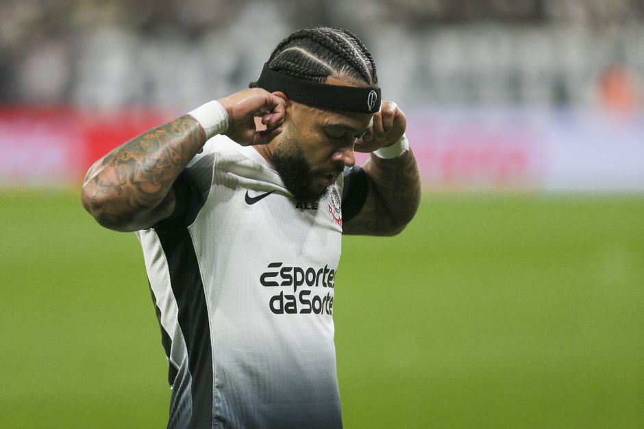 Emotionele Memphis Depay groeit uit tot popster in Brazilië: 'Er zijn nachten dat ik tranen met tuiten huil'