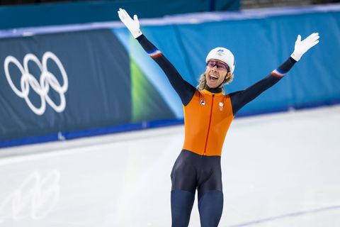 Sensationele Jorrit Bergsma (40) pakt op weergaloze wijze olympisch goud op mass start