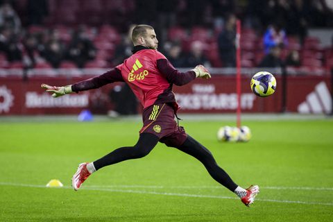 Fred Grim erkent de impact van zware blessures bij Ajax op de selectie: 'Maar we moeten door'