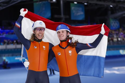 Twee keer goud! Bekijk hier de mass starts die Jorrit Bergsma en Marijke Groenewoud olympisch kampioen maken