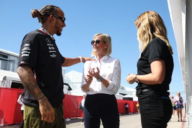 Lewis Hamilton noemt Susie Wolff moedig: 'Mensen worden vaak het zwijgen opgelegd'