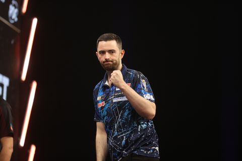 Onnavolgbare Luke Humphries pakt in Premier League derde avondwinst op rij, Michael van Gerwen verliest wéér