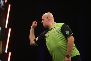 Luke Littler wint eerste Premier League-avond; in halve finale te sterk voor Michael van Gerwen