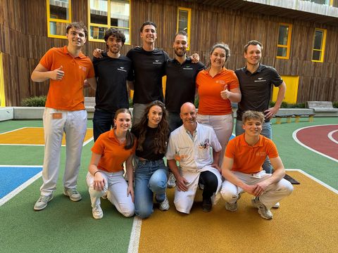 Schaatskampioenen Femke Kok, Kjeld Nuis en Jenning de Boo bezorgen zieke kinderen 'indrukwekkende dag'