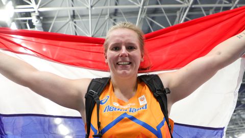 Nederlandse topatlete boekt uitstekend resultaat met zilver op WK na gouden succes in Apeldoorn