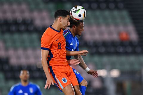 Krankzinnig einde bij Jong Oranje tegen Italië na tweemaal rood: 'Ontlading tot de max'